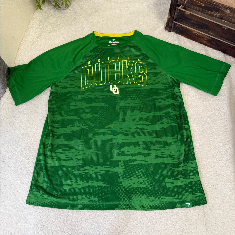 Fanatics Oregon Ducks camo raglan tee